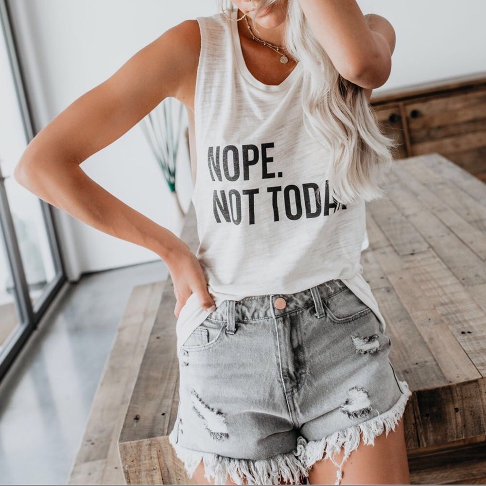 60% CLEARANCE‼️Colby Distressed Grey Shorts - Picture 5 of 7